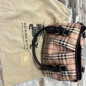 Burberry Vintage Haymarket checked bag with removal shoulder strap.